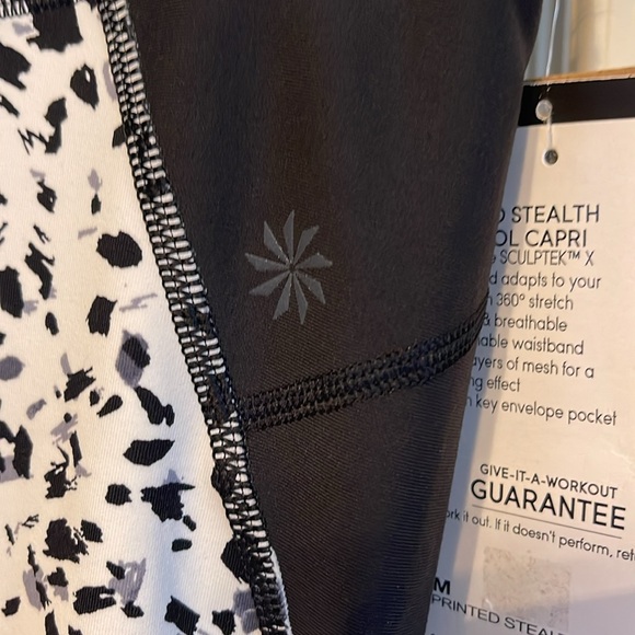 Athleta NWT Printed Stealth TruCool Capri - Picture 7 of 12
